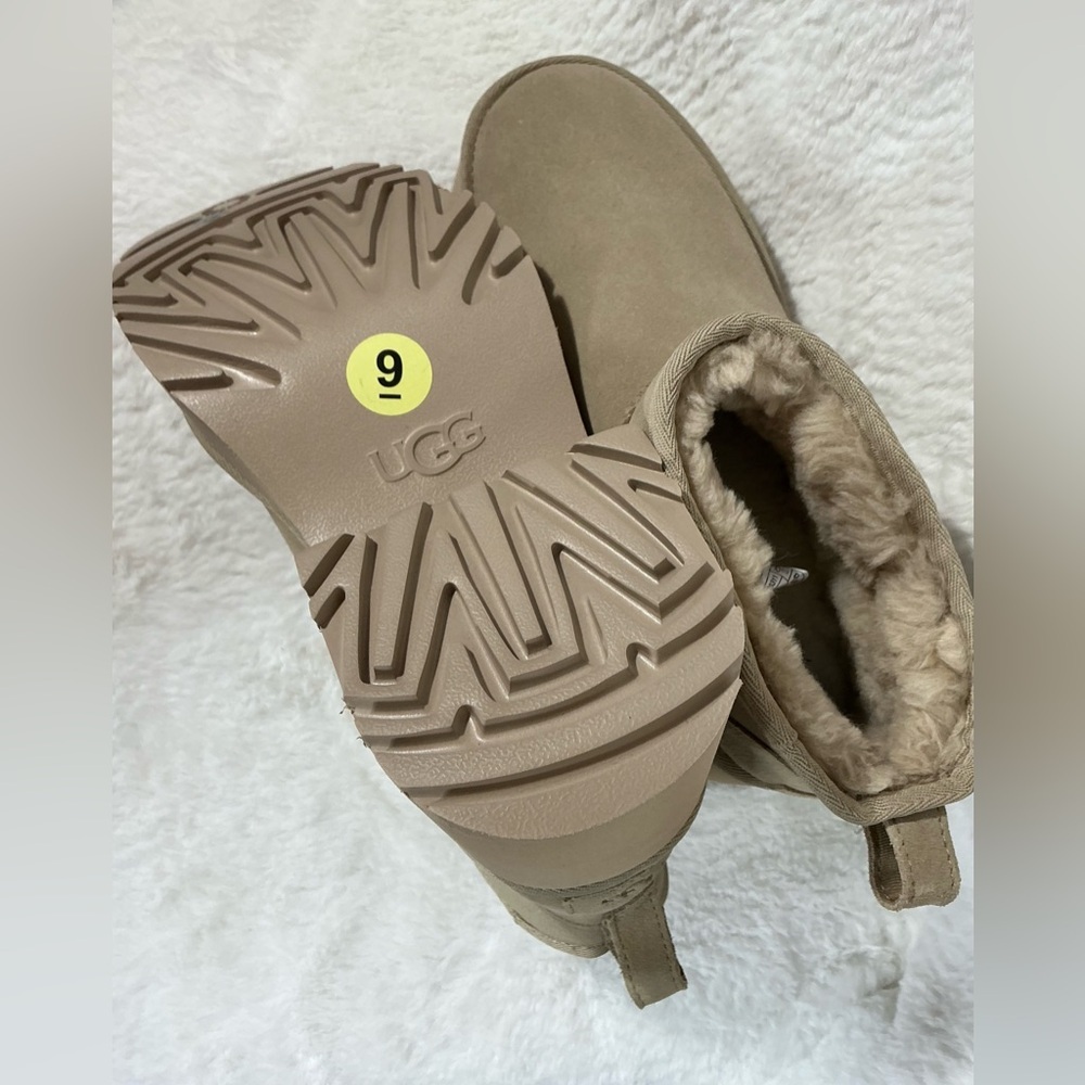 UGG Women's Tan Winter Boots Mini - Picture 7 of 8